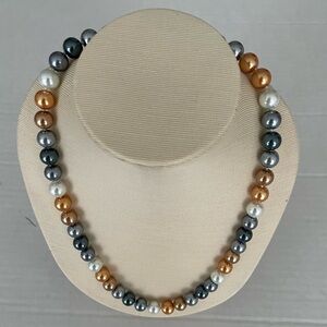 Multicolor Pearl Necklace